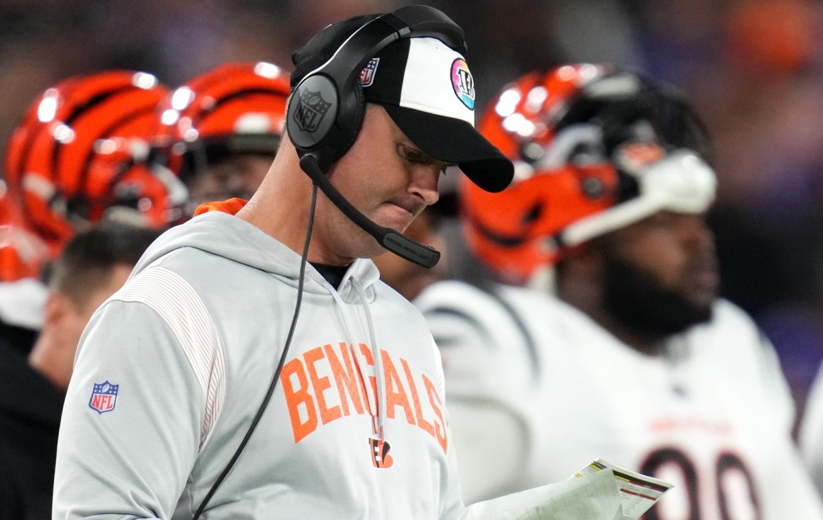 Cincinnati Bengals head coach Zac Taylor looks at his play sheet in the third quarter during an NFL Week 5 game against the Baltimore Ravens, Sunday, Oct. 9, 2022, at M&T Bank Stadium in Baltimore. Nfl Cincinnati Bengals At Baltimore Ravens Oct 9 0303