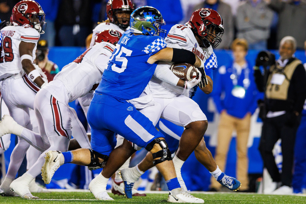 South Carolina's Tonka Hemingway Carving Out A Role Sports