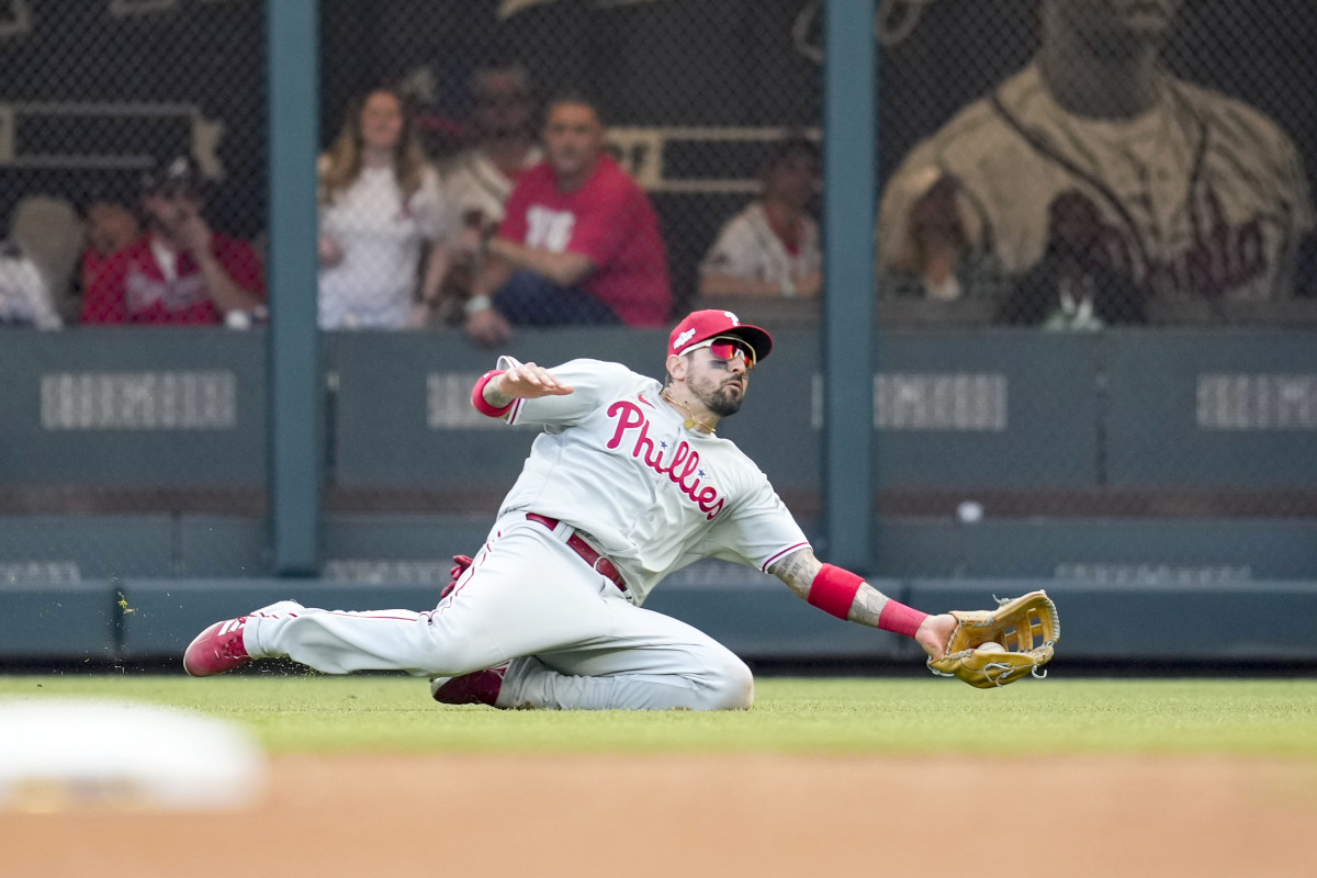 Phillies right fielder Nick Castellanos makes a brilliant sliding catch in the ninth inning against the Braves.