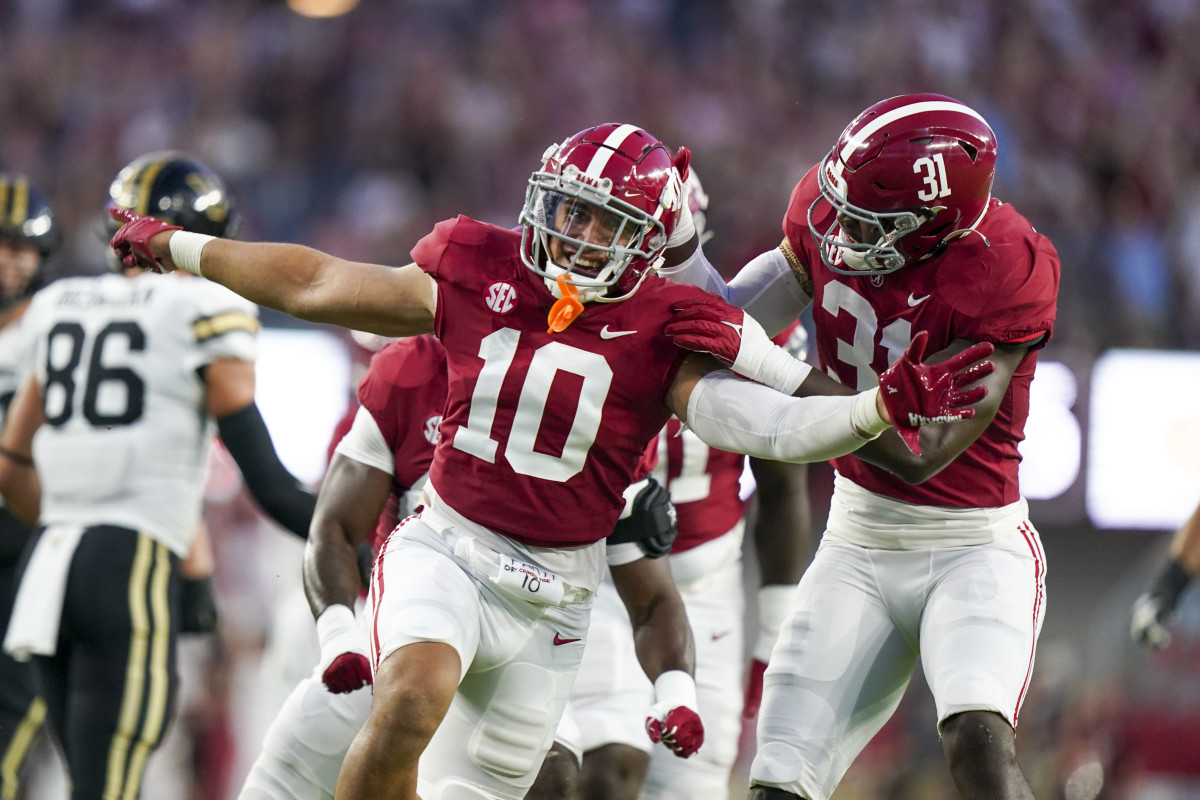 Sep 24, 2022; Tuscaloosa, Alabama, USA; Alabama Crimson Tide linebacker Henry To'oTo'o (10) reacts after a play against the Vanderbilt Commodores during the first half at Bryant-Denny Stadium. Mandatory Credit: Marvin Gentry-USA TODAY Sports