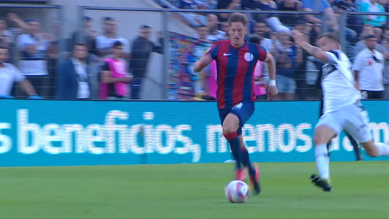 Red card followed by a perfect volley the key to San Lorenzo's victory