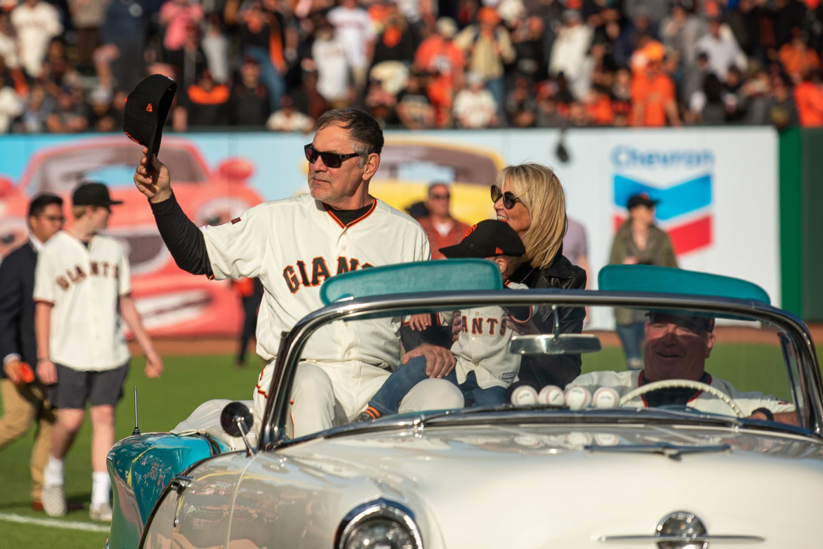 SF Giants manager Bruce Bochy (15) takes one last trip around the park to thank fans. (2019)