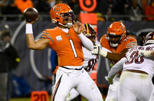 Cowboys vs. Bears: Can Dallas Contain 'Dynamic' QB Justin Fields? - Vimarsana News