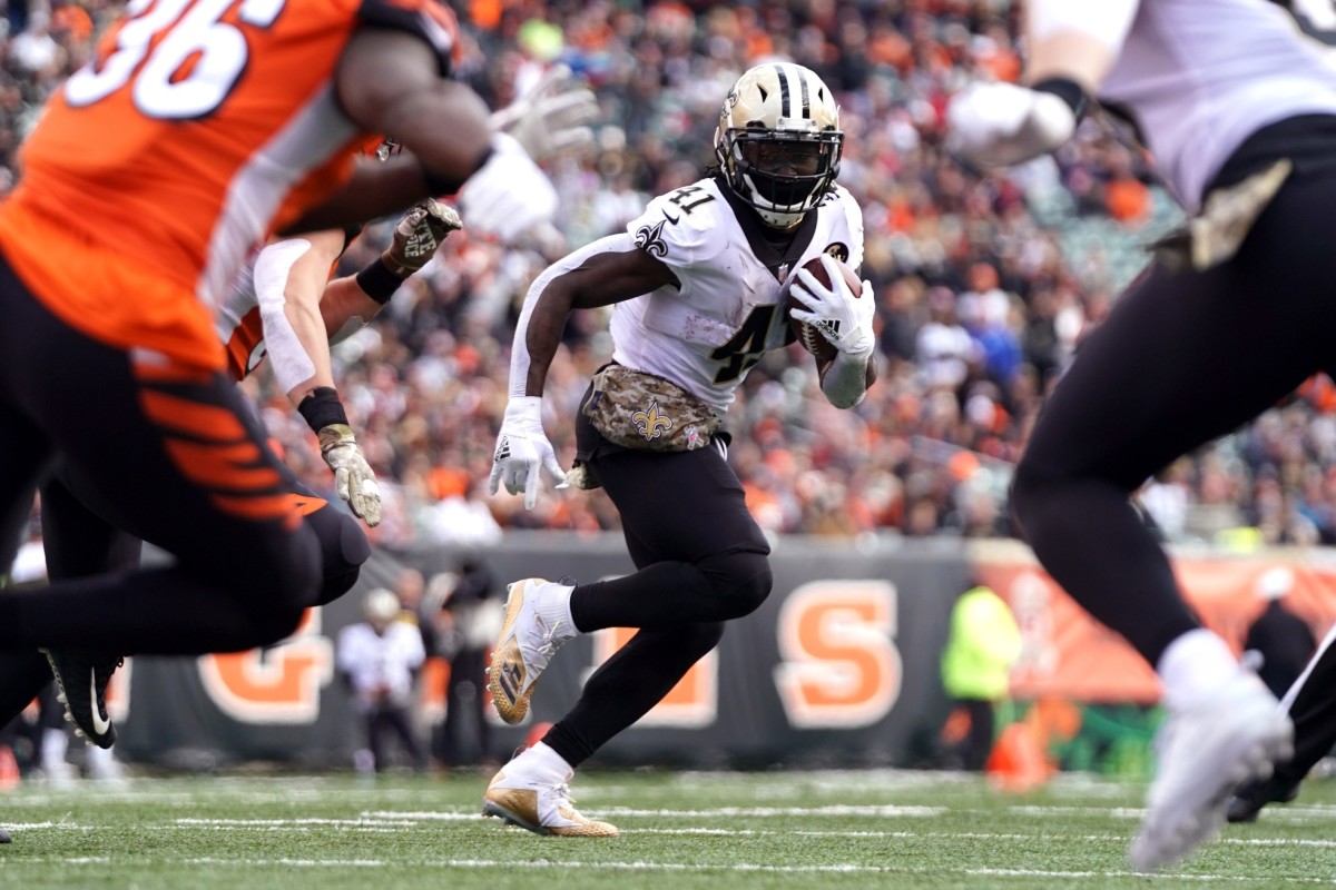 Nov 11, 2018; New Orleans Saints running back Alvin Kamara (41) carries the ball against the Cincinnati Bengals. Mandatory Credit: Aaron Doster-USA TODAY Sports