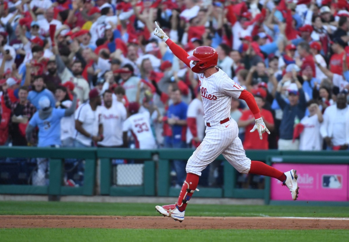 rhys hoskins bat spike