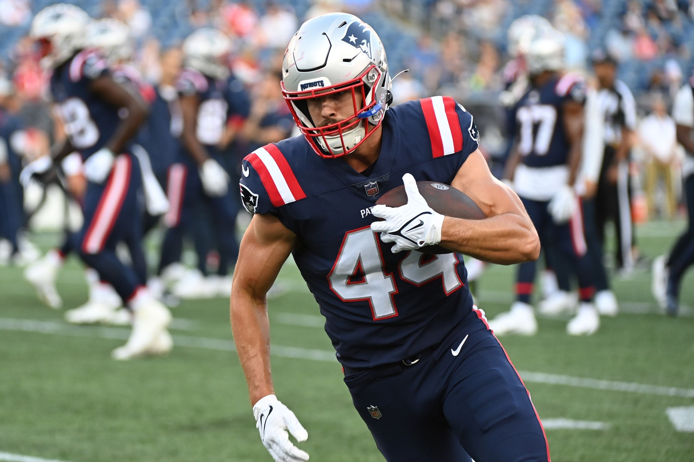 Denver Broncos Sign Ex-New England Patriots TE Dalton Keene, Cut LS Joe Fortunato - Sports Illustrated Mile High Huddle: Denver Broncos News, Analysis and More - Vimarsana News