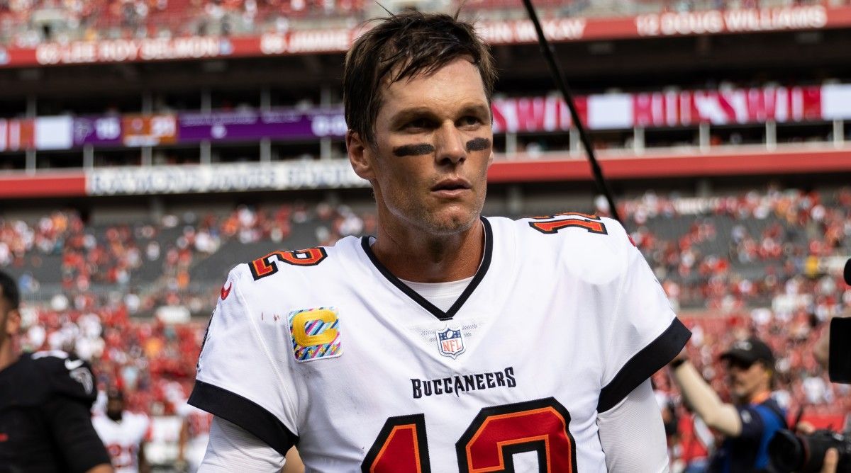 Tom Brady Missed Buccaneers Practice Saturday After Kraft Wedding, per Report - Vimarsana News