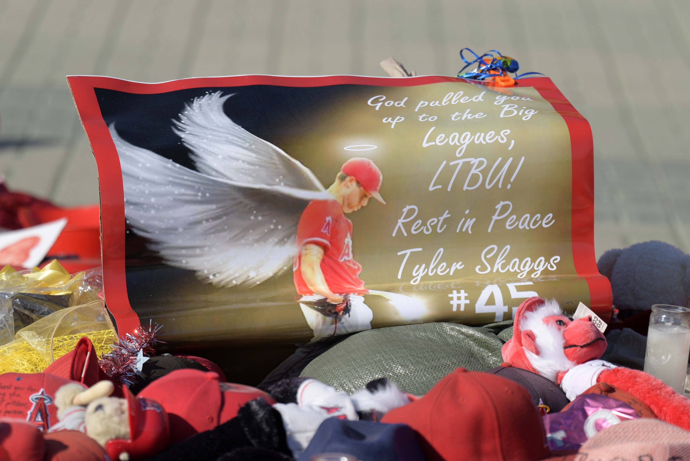 Los Angeles Angels pitcher Tyler Skaggs dead at 27 - ABC News