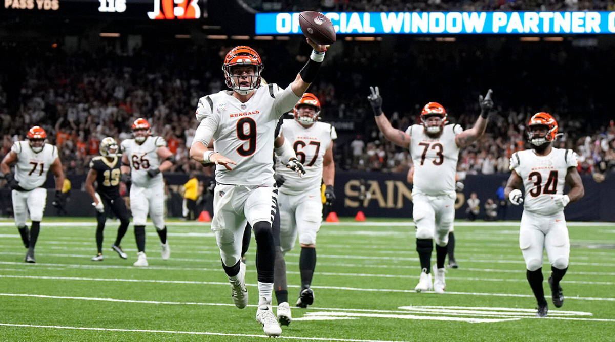 Bengals quarterback Joe Burrow scores a touchdown in Week 6 against the Saints.