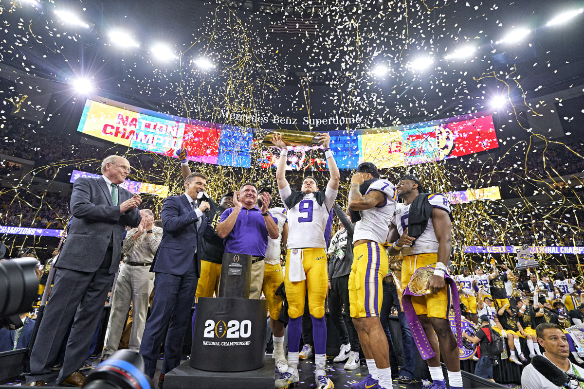 LSU celebrates their 2020 national title.