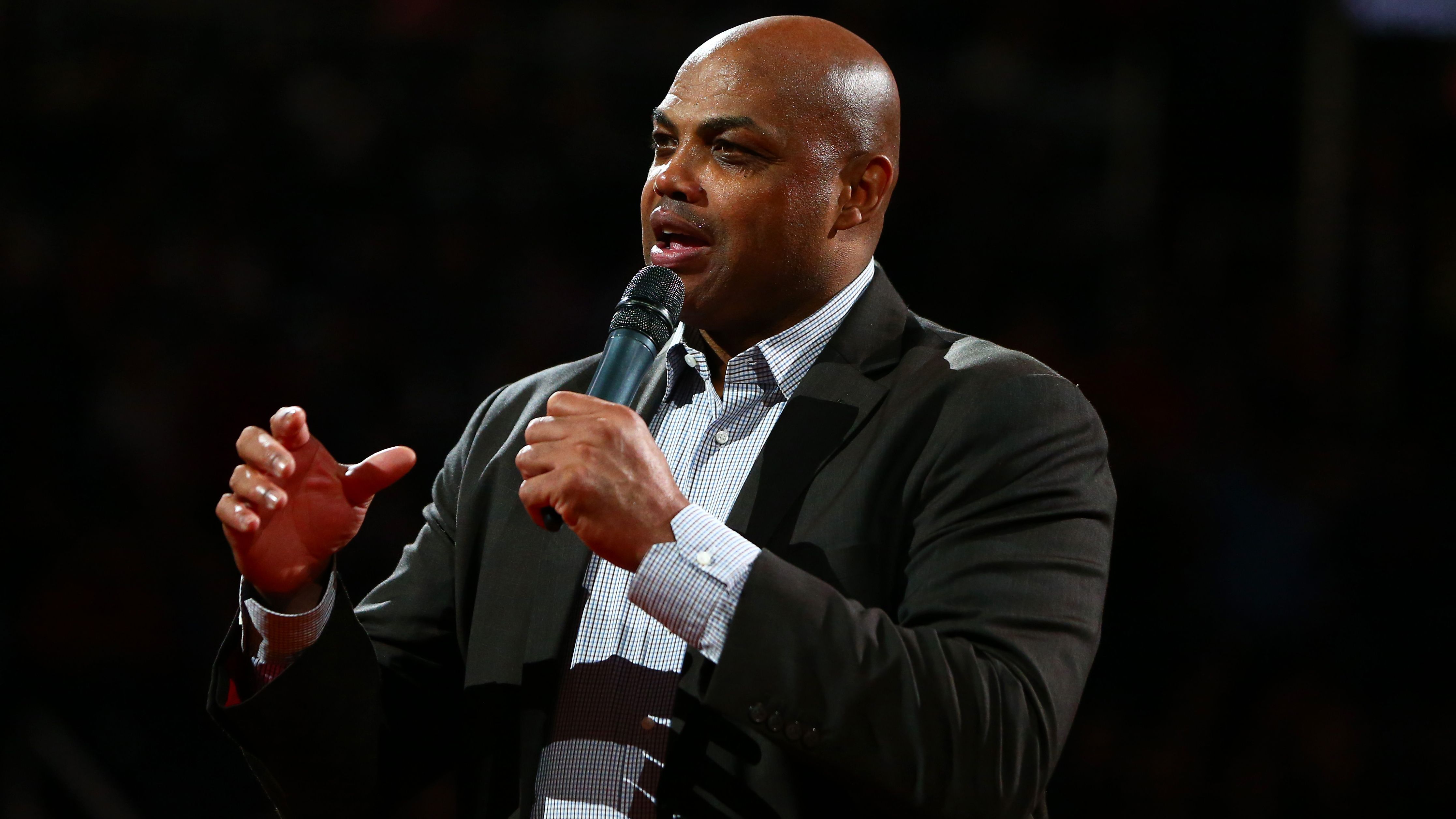 Charles Barkley reveals why he re-signed with Turner, claims he won't fulfill contract - Vimarsana News