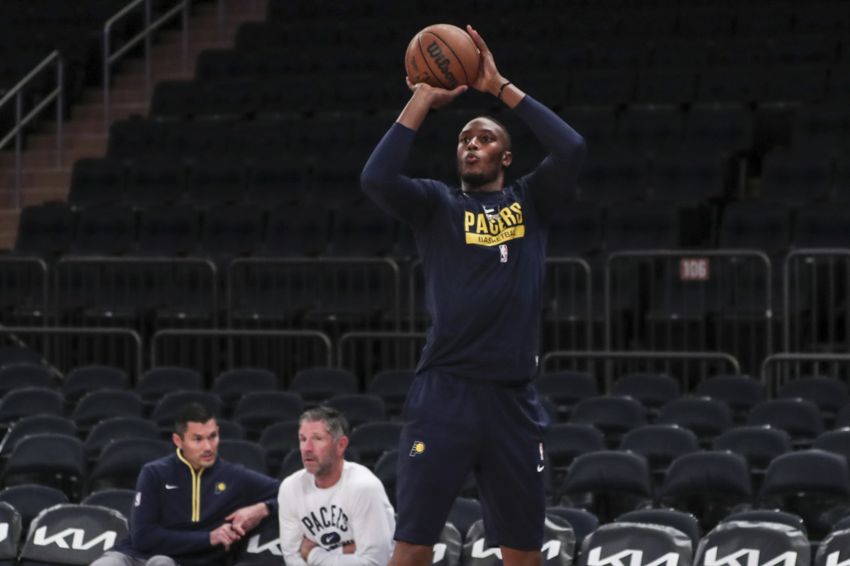 Myles Turner injures ankle during pregame warmups, expected to miss a