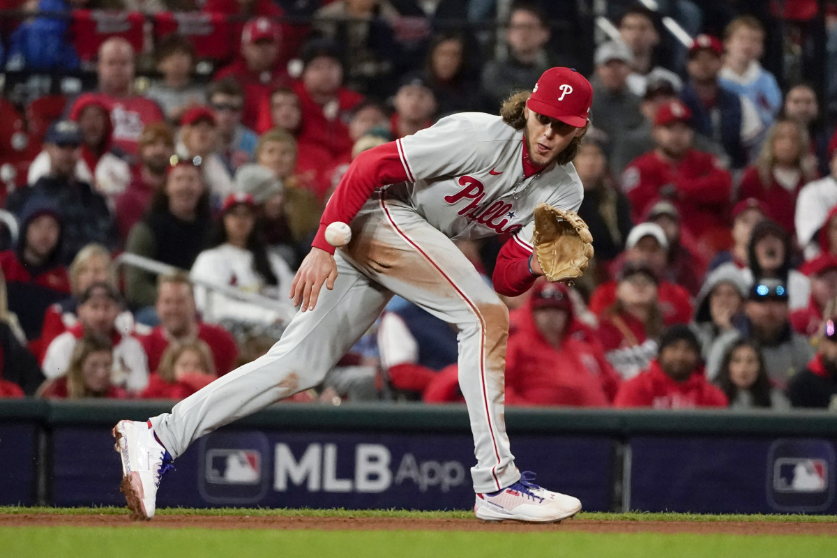 Phillies third baseman Alec Bohm fields a grounder