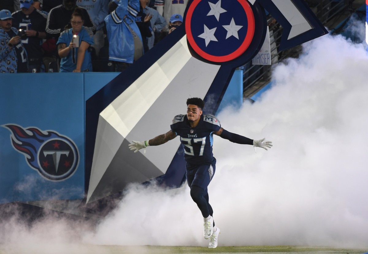 Tennessee Titans safety Amani Hooker (37) takes the field before the game against the Buffalo Bills at Nissan Stadium.