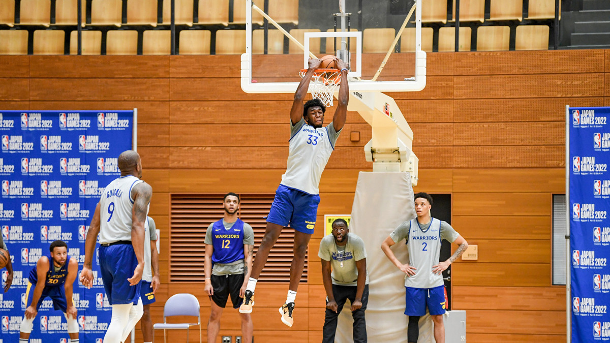 James Wiseman Golden State Warriors Unsigned One Handed Dunk Photograph