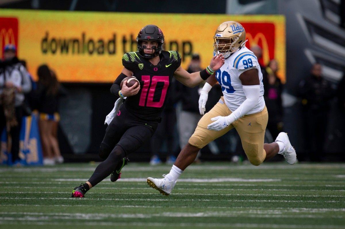 Pac-12 Football Notes: Questions Surround Oregon - Vimarsana News