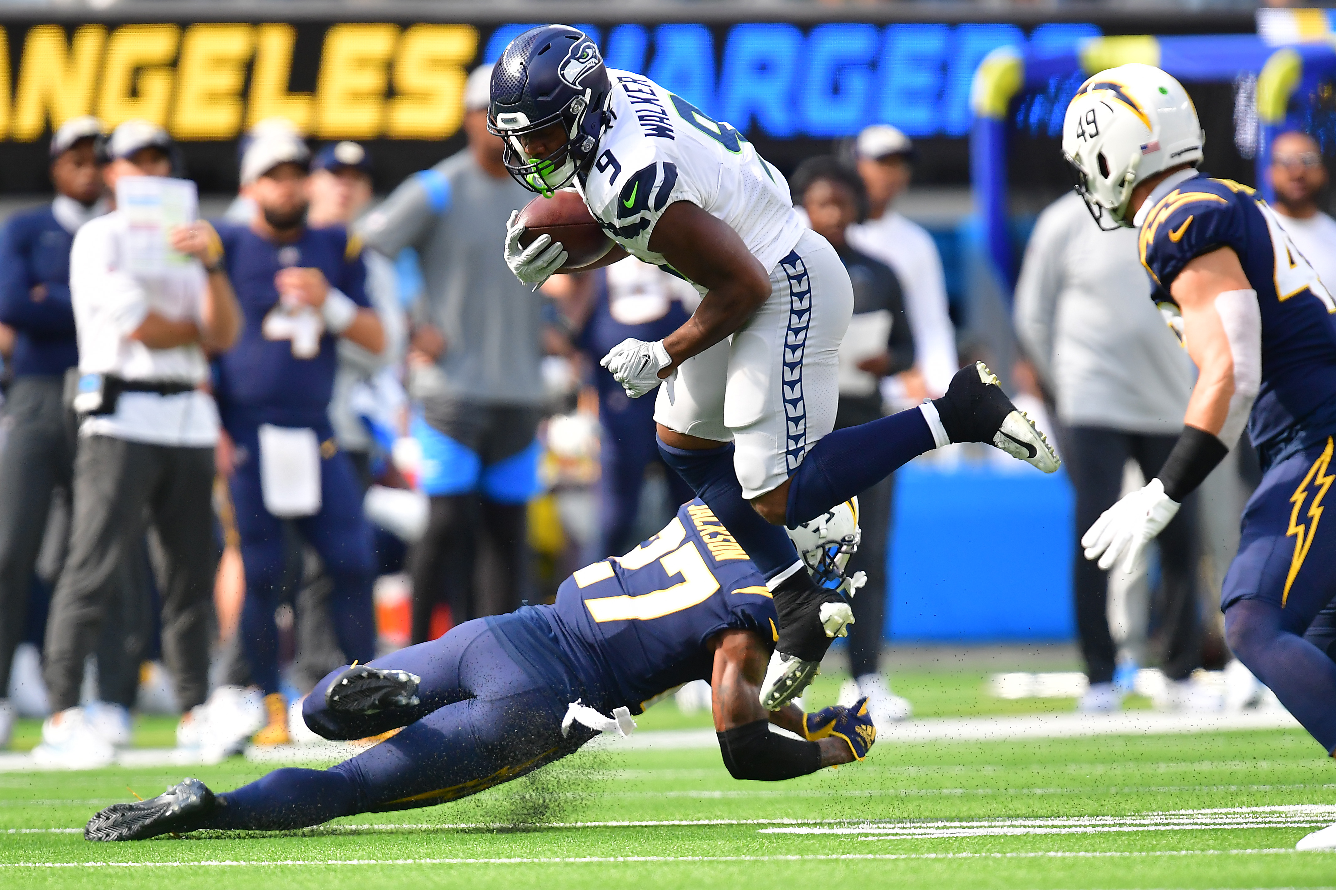 Seahawks Lose DK Metcalf but Hold Lead Over Chargers at Half