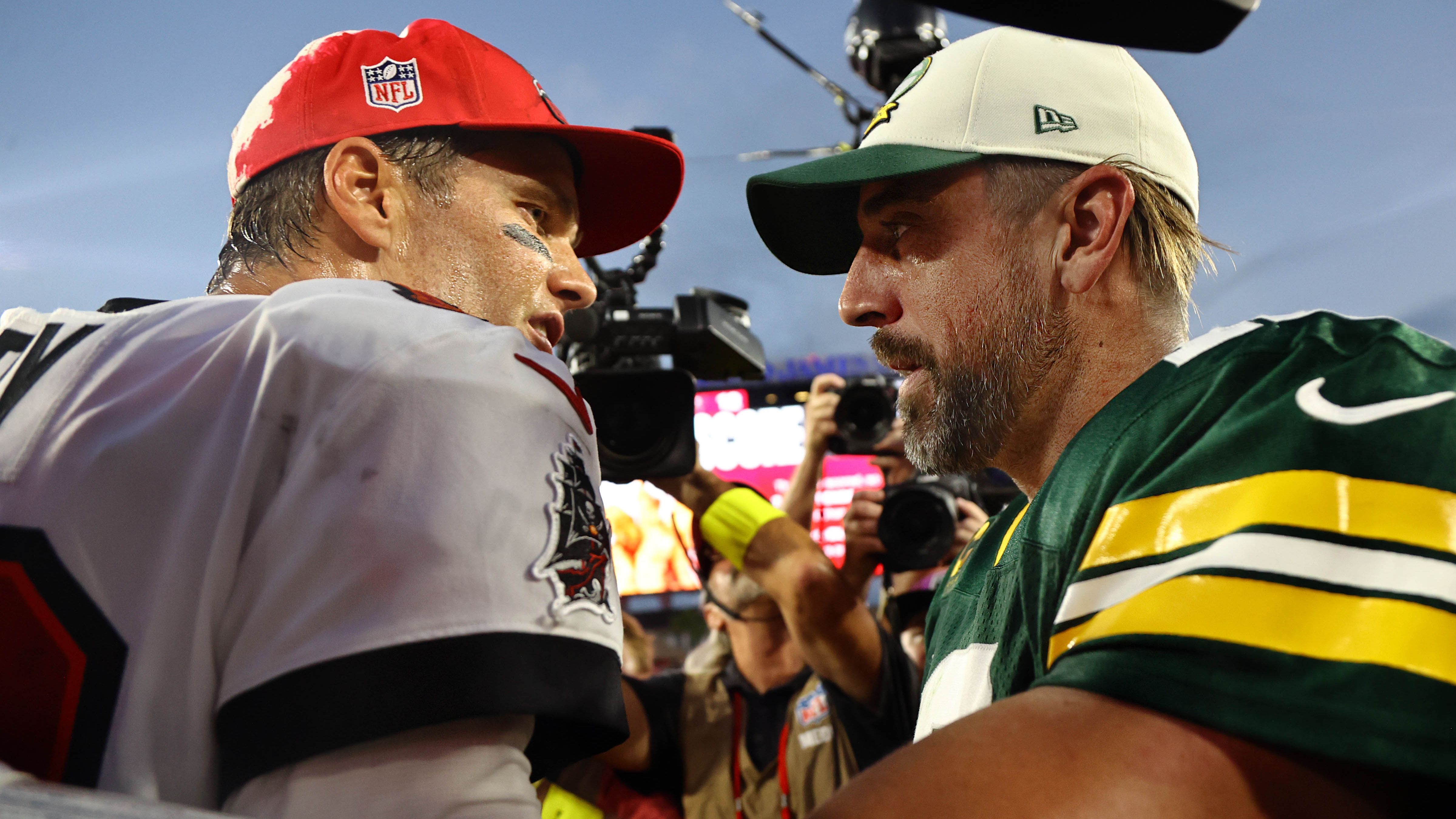NFL fans react to Tom Brady, Aaron Rodgers struggles - Vimarsana News