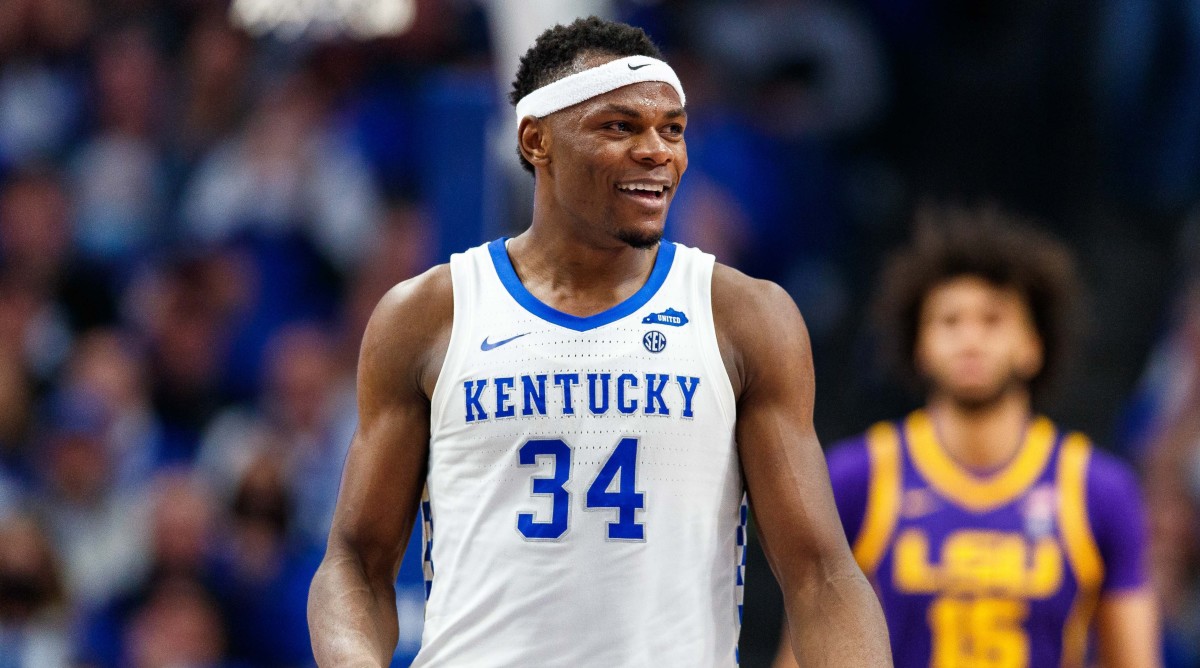 Kentucky forward Oscar Tshiebwe (34) smiles during the second half of a game against LSU.