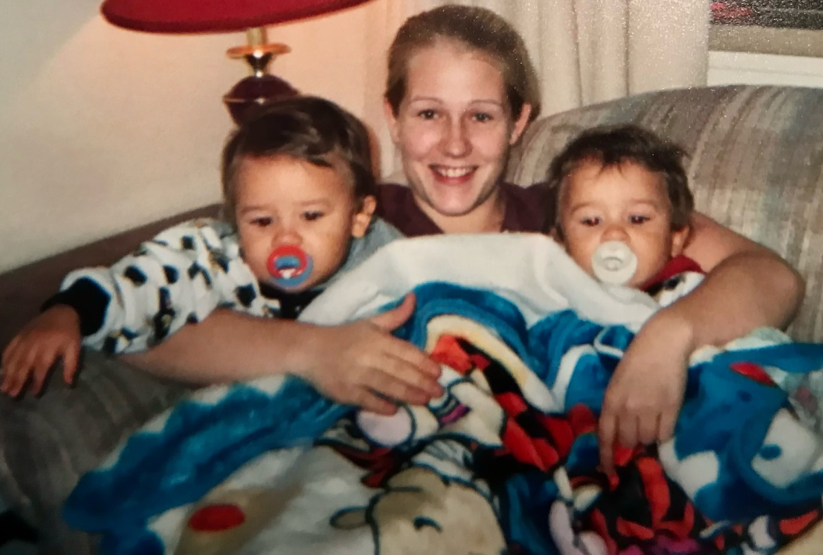Chase (left) and Sydney Brown with mother Raechel