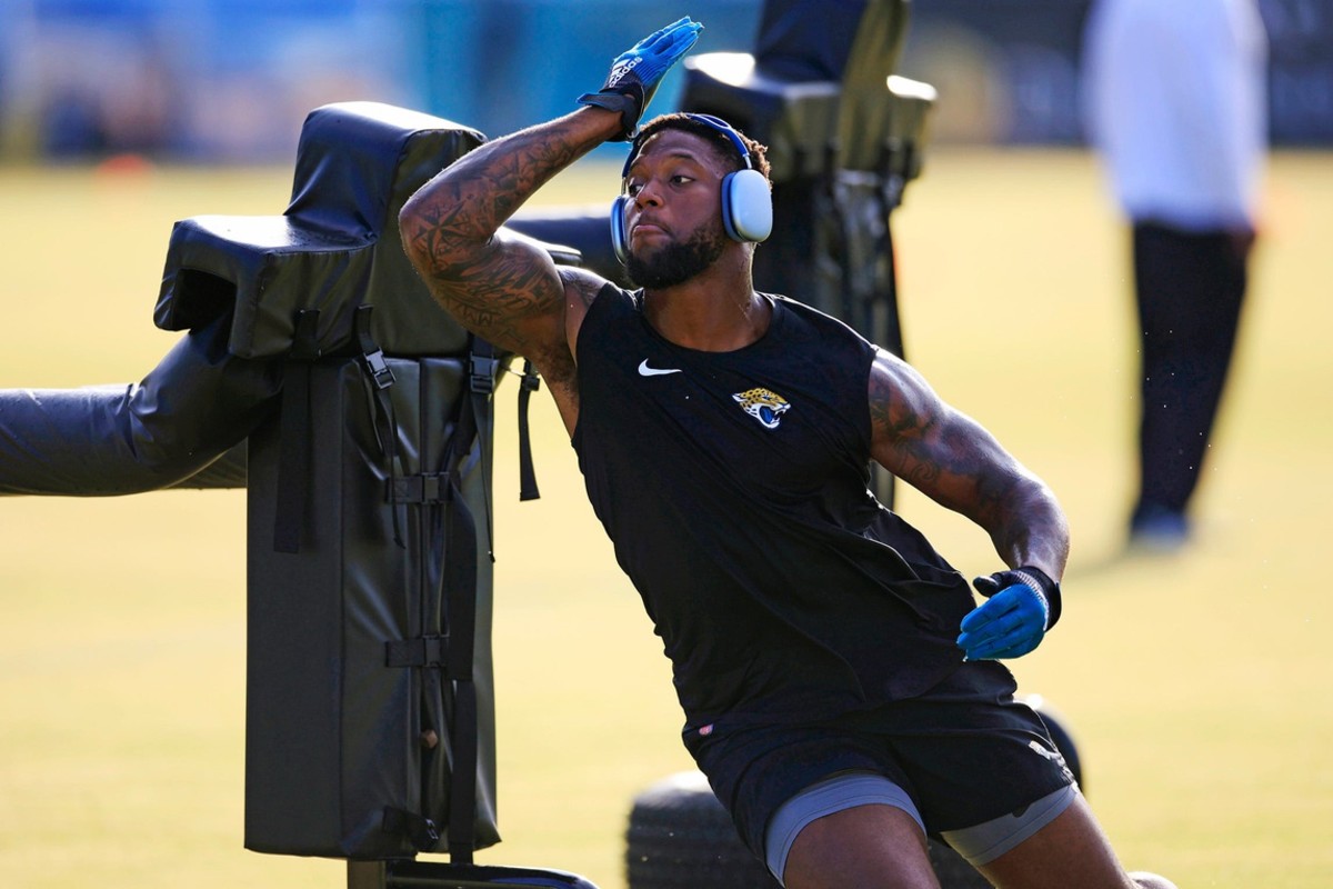 Trade Deadline Rumors: What the Buzz Is on Jacksonville Jaguars’ Pass