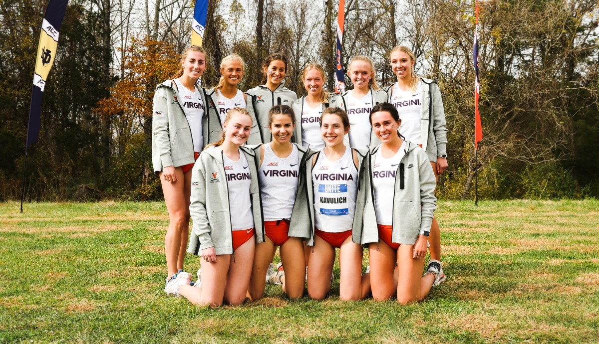 The Virginia women's cross country team poses after running in the the 2022 ACC Cross Country Championships at Panorama Farms in Earlysville, Virginia.