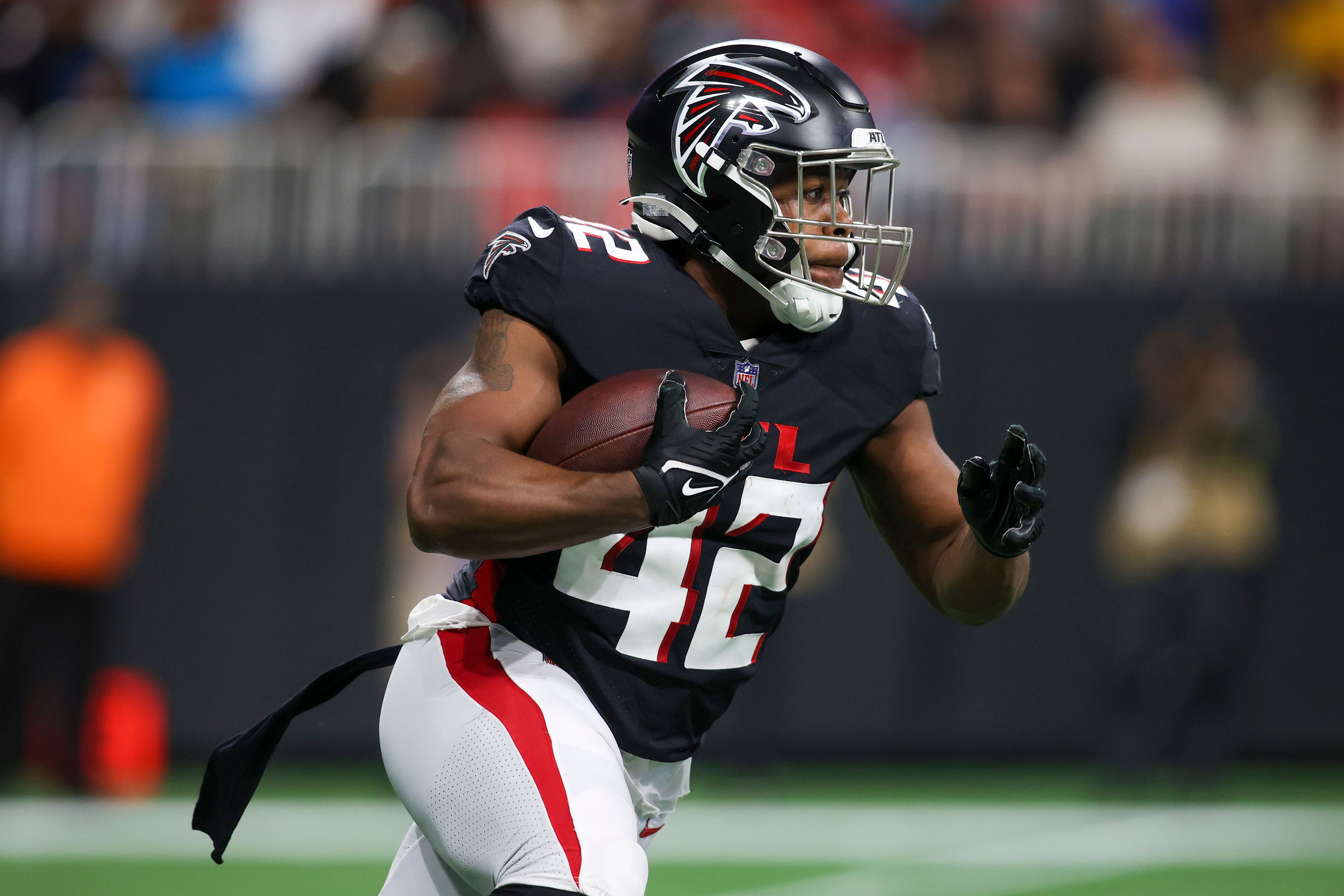 'How The Hell?' Atlanta Falcons Coach Arthur Smith Shares Caleb Huntley Injury Story - Vimarsana News