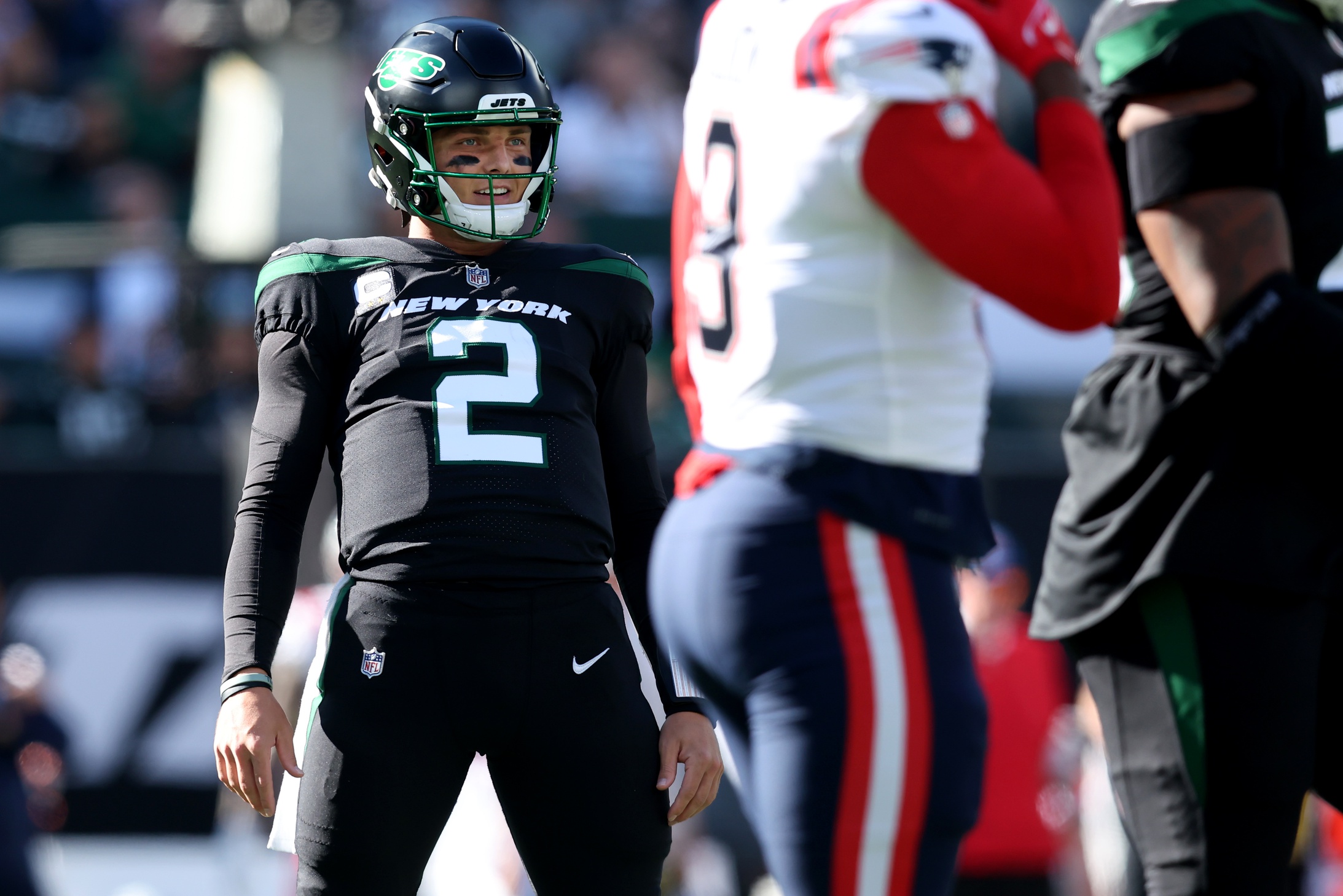 New York Jets QB Zach Wilson Throws Three Interceptions in Loss to New England Patriots Sports