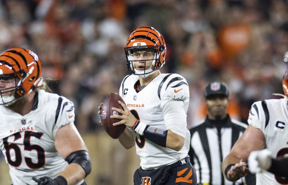 Halftime Observations: Cincinnati Bengals' Offense Struggling, Cleveland  Browns Lead 11-0 on Monday Night Football - Sports Illustrated Cincinnati  Bengals News, Analysis and More