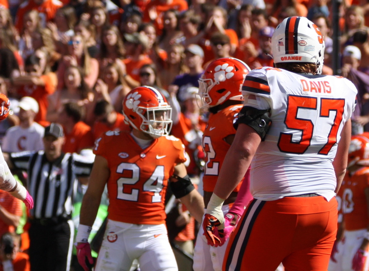 Tyler Venables Clemson Tigers Should 'Stop and Smell the Roses' at Notre Dame Sports