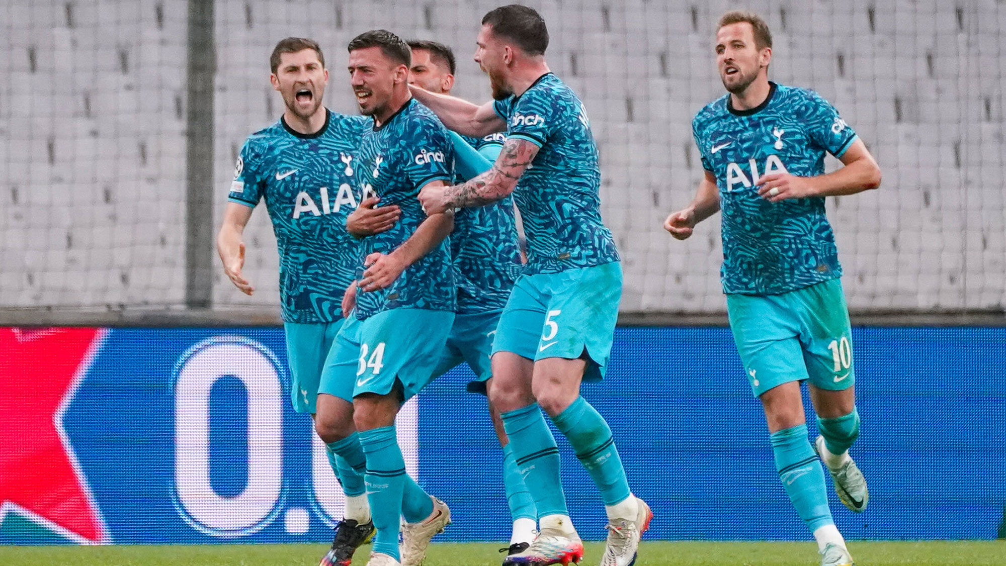 Tottenham edges Marseille to win its Champions League group