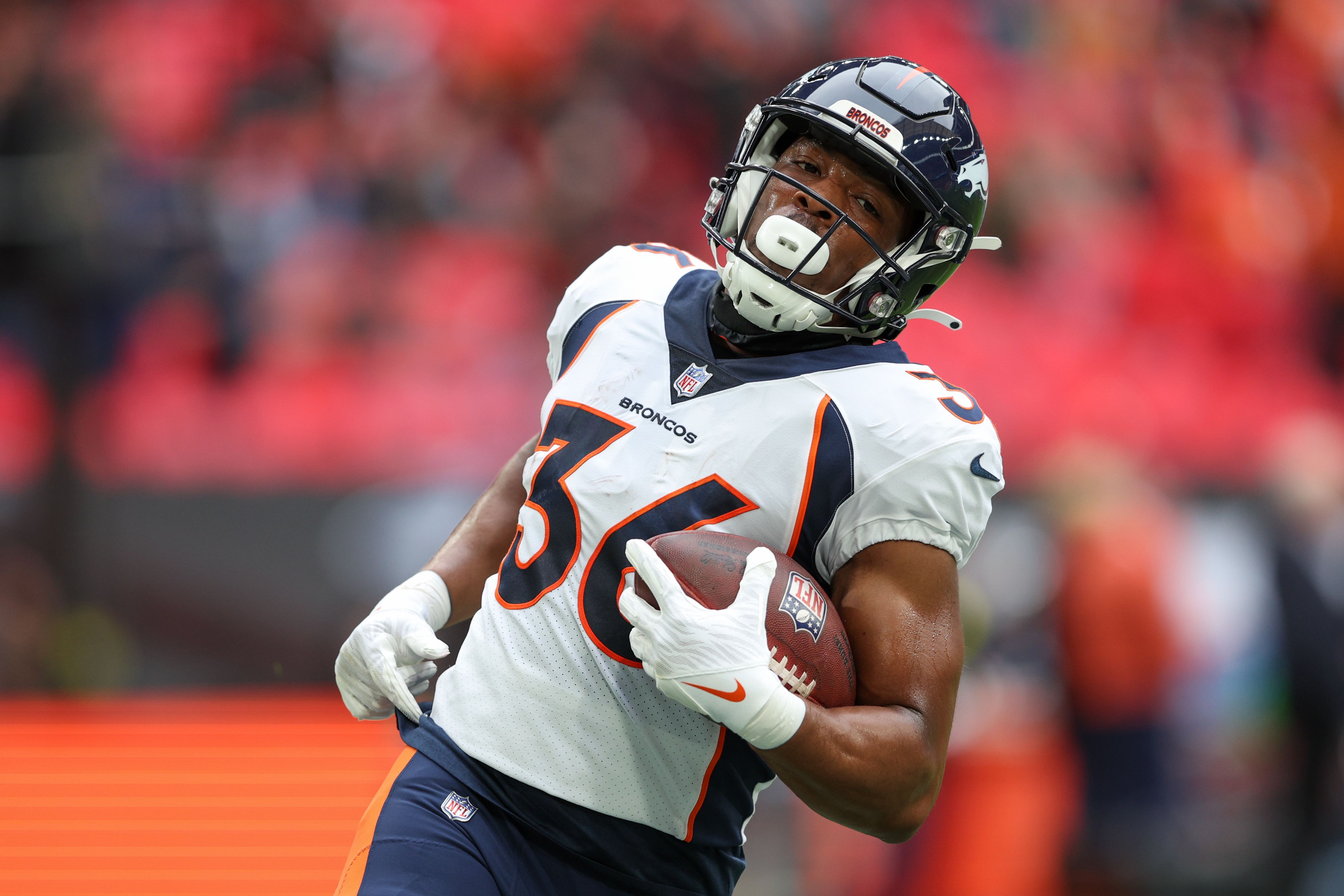 Broncos Re-Sign RB Devine Ozigbo to Practice Squad - Sports Illustrated Mile High Huddle: Denver Broncos News, Analysis and More - Vimarsana News