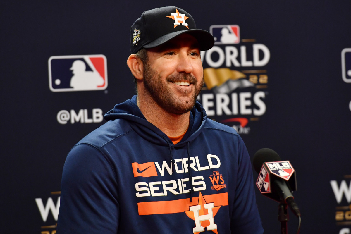 Astros pitcher Justin Verlander talks to reporters in a World Series press conference. (2022)