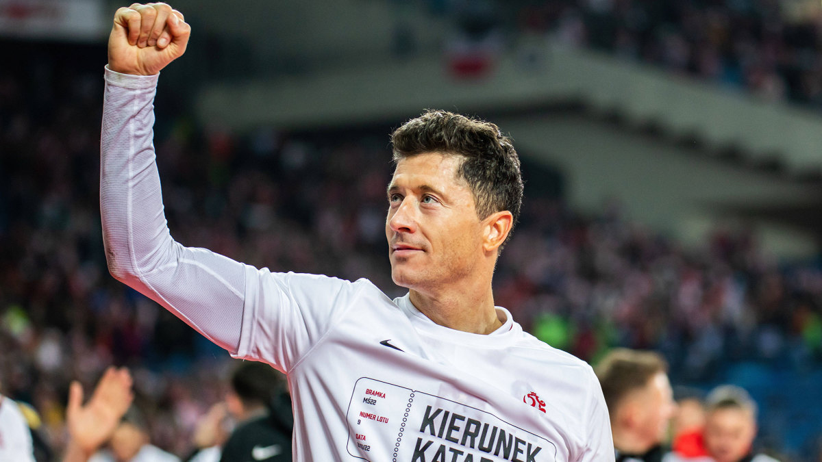 Robert Lewandowski leads Poland into the World Cup