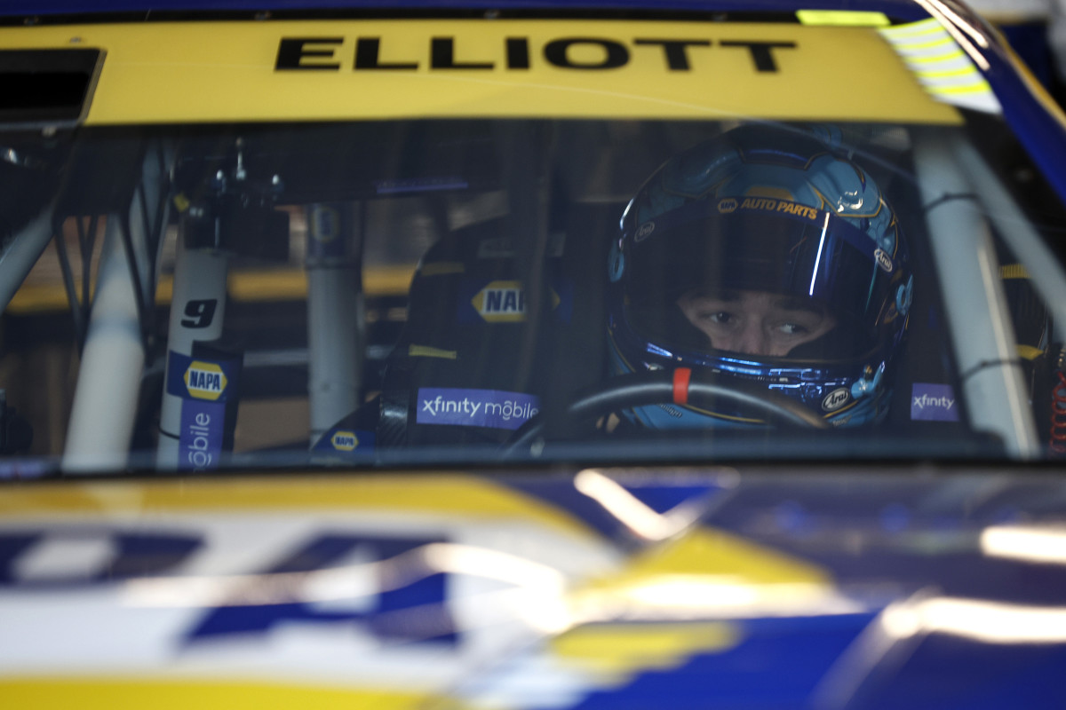 Chase Elliott sits in his car in the garage during Friday's practice for the NASCAR Cup Series Championship at Phoenix Raceway. (Photo by Sean Gardner/Getty Images)