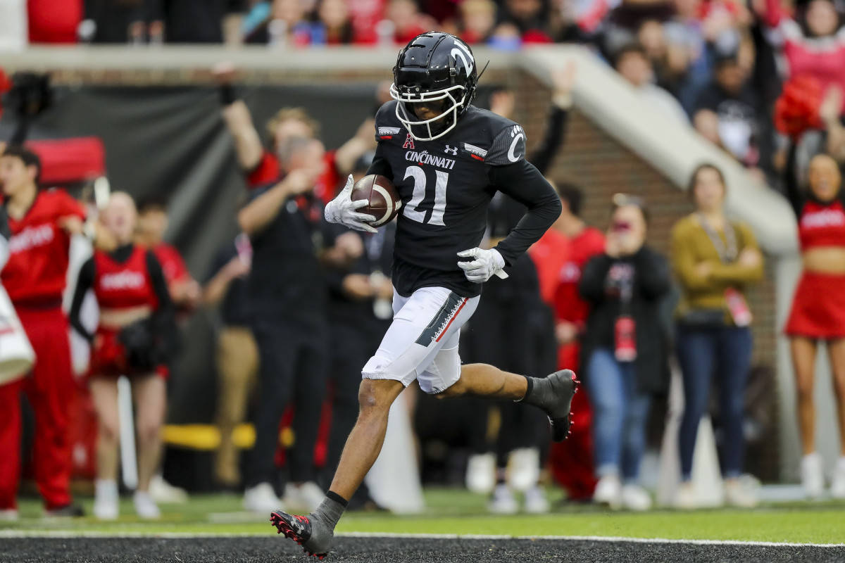Stars of the Game: Who Shined Brightest in Bearcats Win Over Navy?