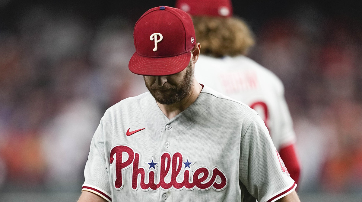 Phillies pitcher Zack Wheeler leaves the mound after getting pulled during Game 6 of the World Series.