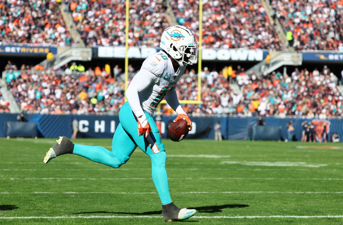 Tuesday Dolphins Mailbag: QB Questions, Hill as Returner, and More