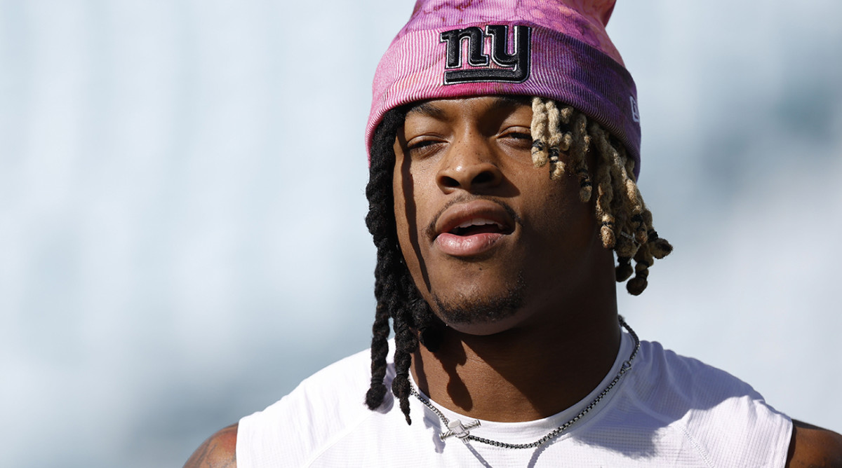 Giants safety Xavier McKinney (29) warms up prior to the game against the Jaguars at TIAA Bank Field.