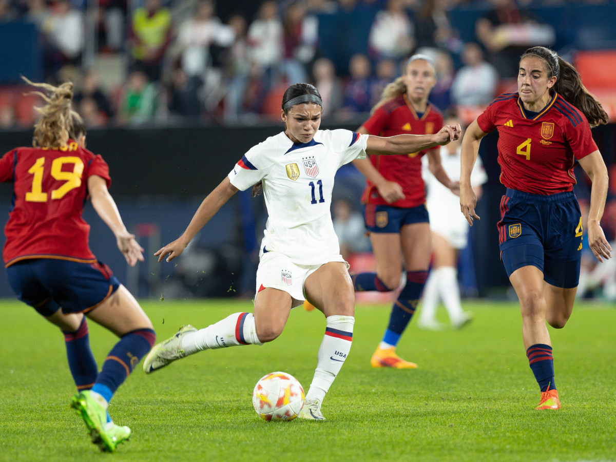 Sophia Smith competes for USWNT in a friendly against Spain.