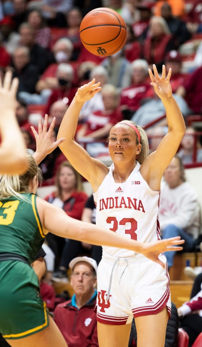 Indiana's Sydney Parrish (33) passes during the Indiana versus Vermont women's basketball game at Simon Skjodt Assembly Hall on Tuesday, Nov. 8, 2022.