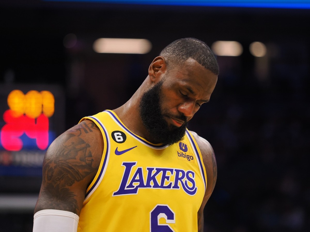 LeBron James Injured In Lakers' Loss To Clippers On Wednesday Night ...