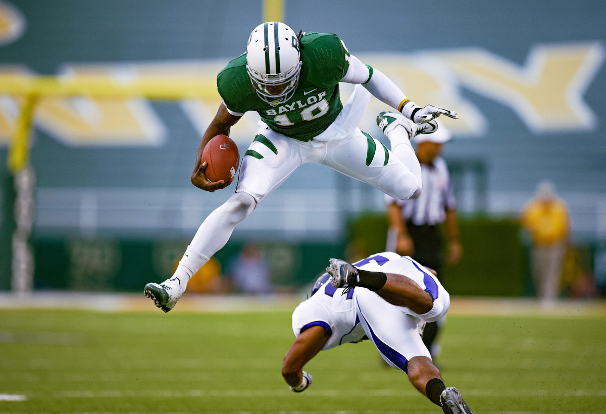 As quarterback for Baylor, Griffin threw in straight lines, ran in curlicues, and seemed to set a new quarterbacking record with each new set of downs.