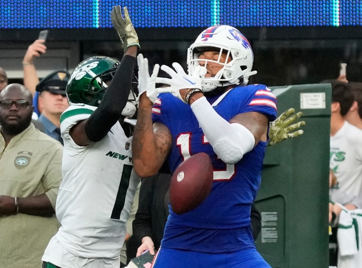 Jets rookie cornerback Sauce Gardner breaks up a fourth-and-21 pass to Bills wide receiver Gabe Davis in Week 9.