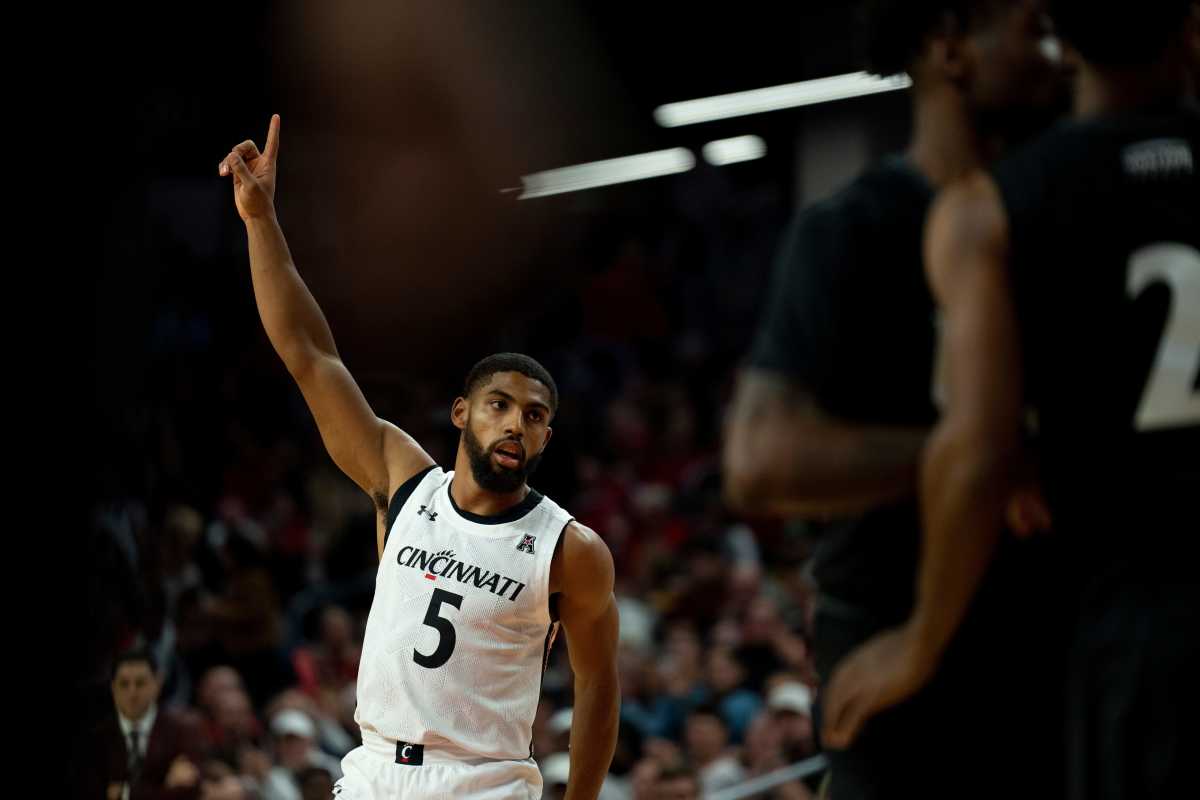 Cincinnati Bearcats guard David DeJulius (5) celebrates after hitting a shot in the first half of the men s NCAA basketball game between the Cincinnati Bearcats and the Cleveland State Vikings at Fifth Third Arena in Cincinnati on Thursday, Nov. 10, 2022. Cleveland State Vikings At Cincinnati Bearcats
