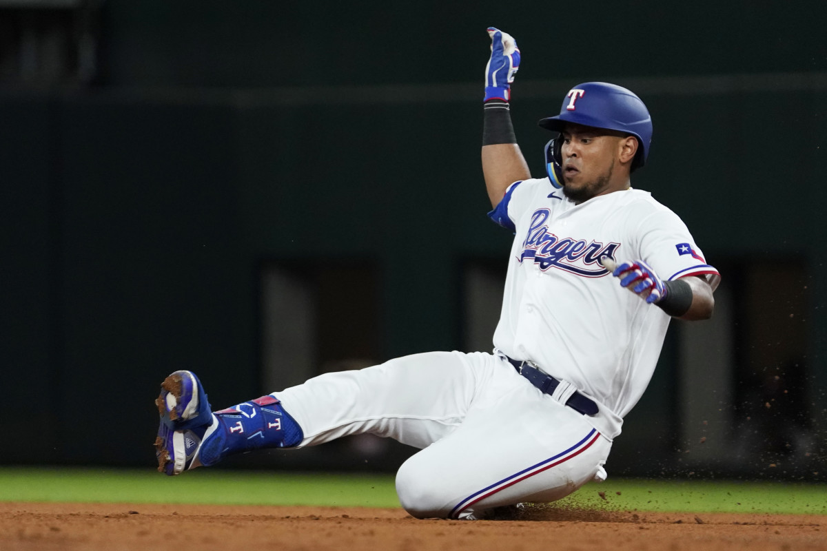 SF Giants claim catcher and reliever off waivers from Rangers Sports