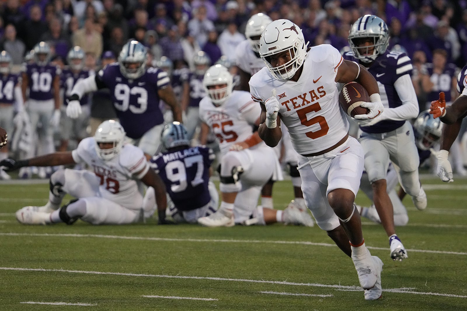 Texas Longhorns RB Bijan Robinson 'Best College Running Back' TCU