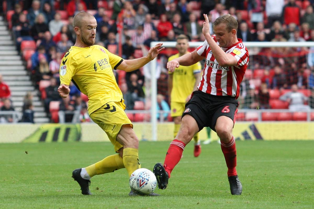 Cattermole battling for the ball against Fleetwood Town