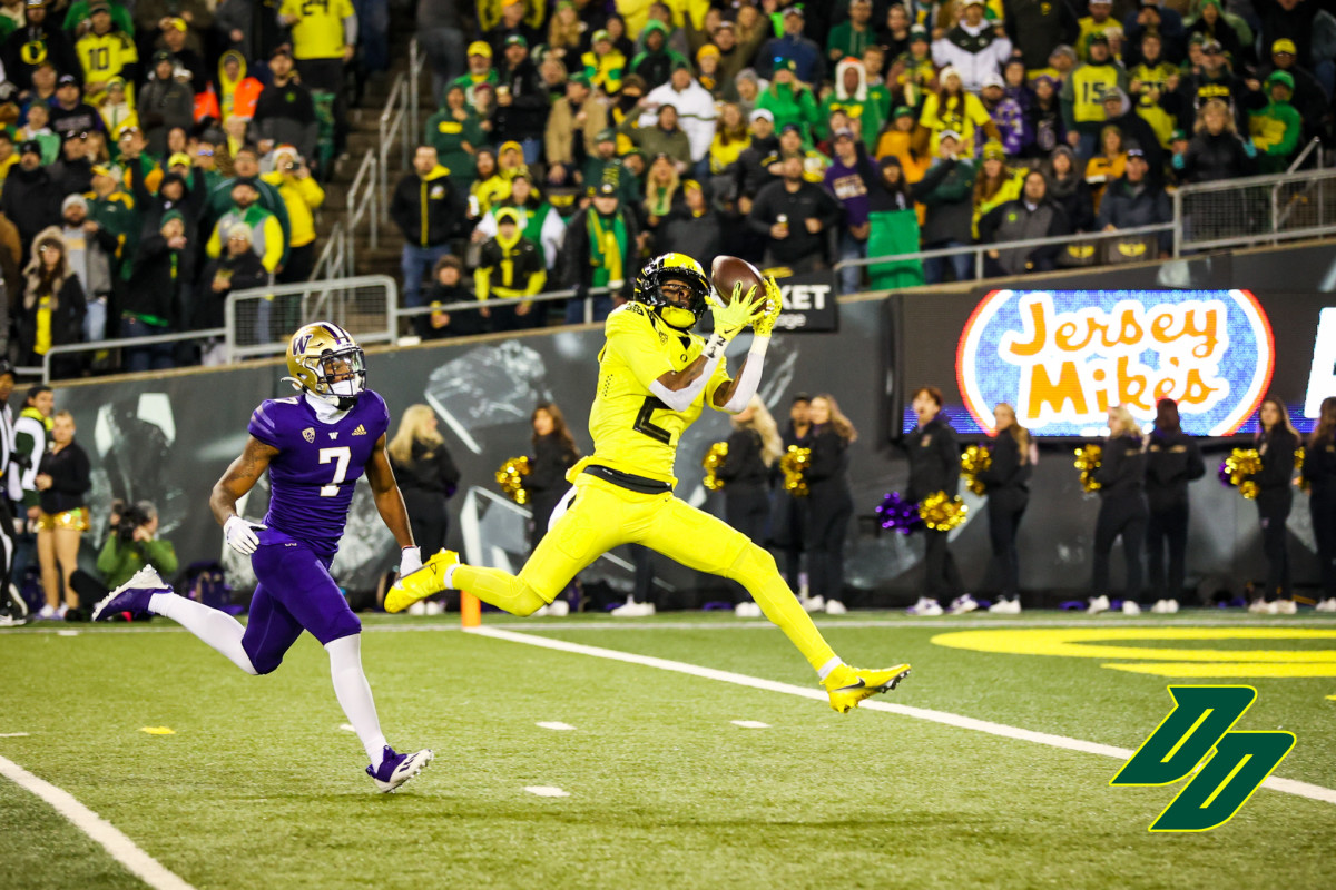 Oregon Ducks wide receiver Dont'e Thornton hauls in a touchdown en route to four catches and 115 yards against the Washington Huskies.