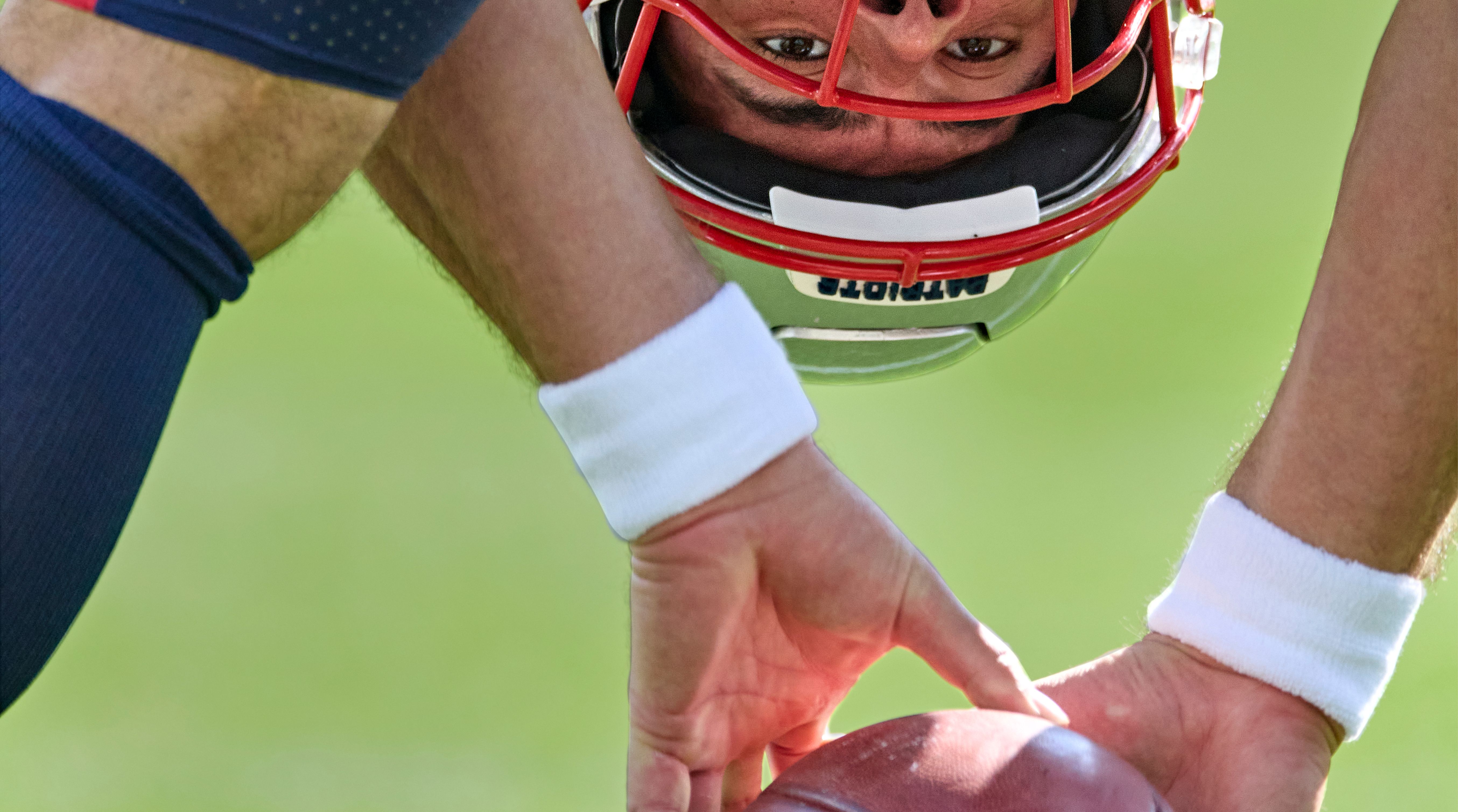 NFL Long Snappers: The position's evolution, politics and economics - Vimarsana News